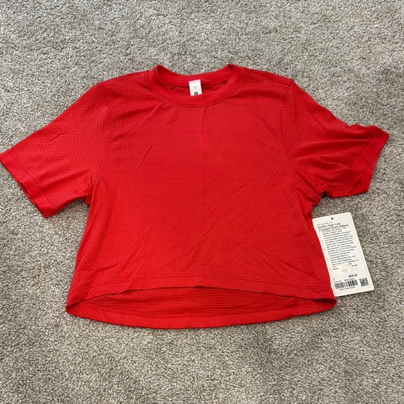 7. NWT- Lululemon Swiftly High-Low Cropped Short-Sleeve Shirt - Picture 4 of 7